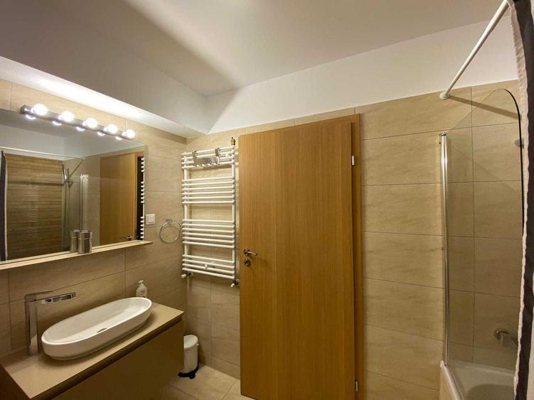 Apartament cu 2 camere semidecomandat în Banu Manta