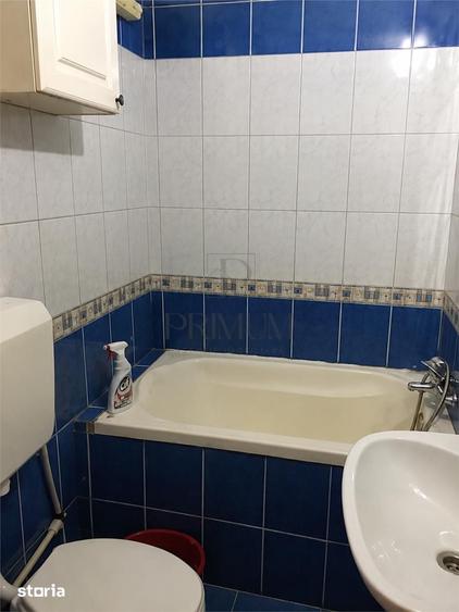 Garsonieră decomandată în Est
