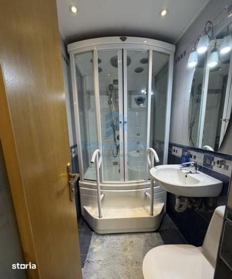 Apartament cu 3 camere decomandat în Centrul Civic