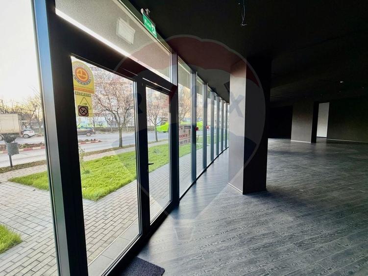 Spațiu comercial, de 270 mp, în Nord