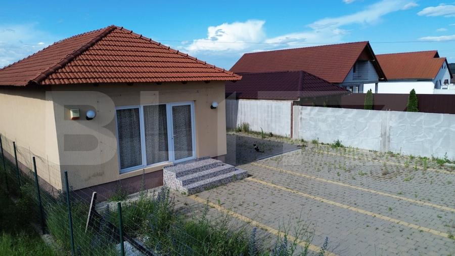 Casă individuală cu 3 camere cu Canalizare în Petrești