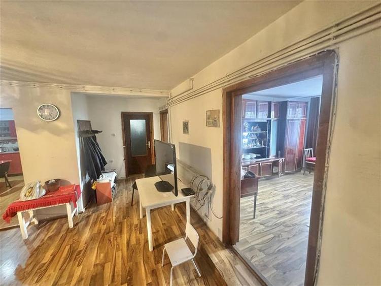 Casă individuală cu 5 camere cu Canalizare în Uzina 2