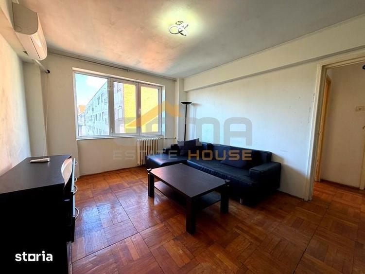 Apartament cu 3 camere semidecomandat în Central