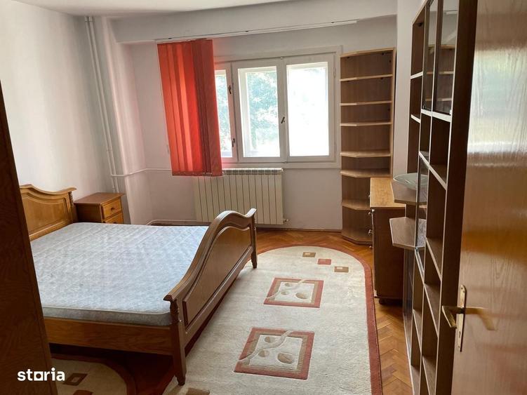 Apartament cu 3 camere în Centrul Civic