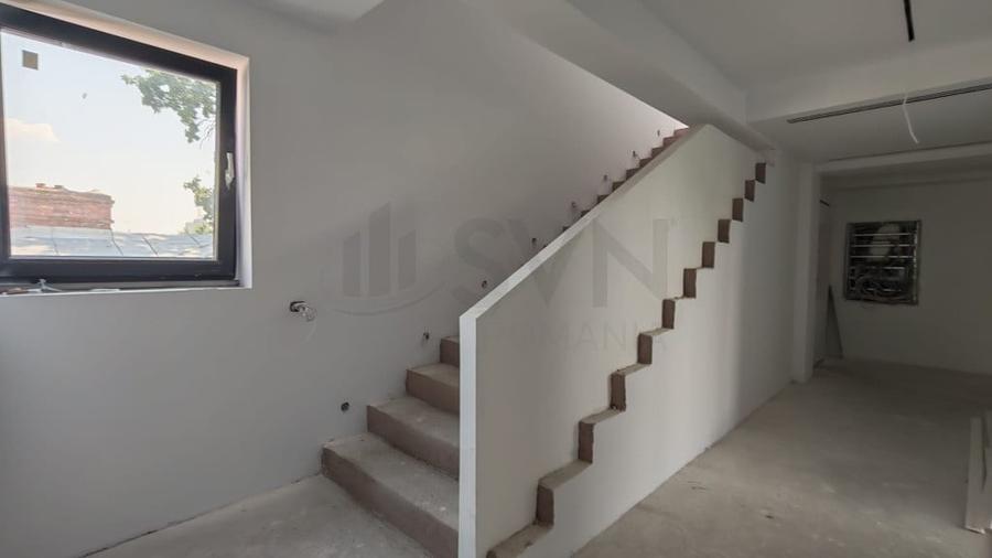 Apartament cu 5 camere decomandat în Parcul Carol