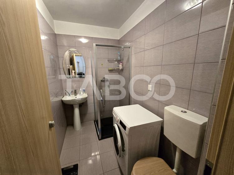 Apartament cu 2 camere semidecomandat, mobilat în Periferie