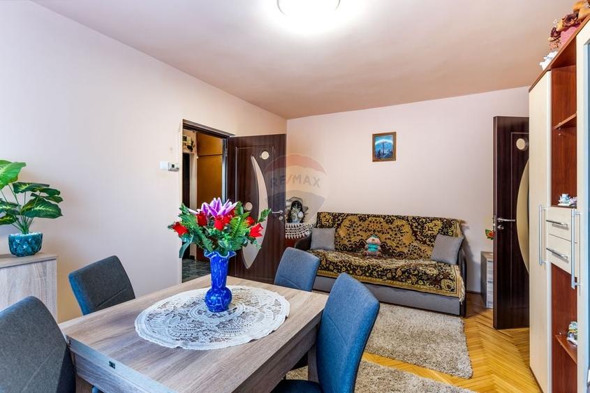 Apartament cu 3 camere semidecomandat, mobilat în Grigorescu
