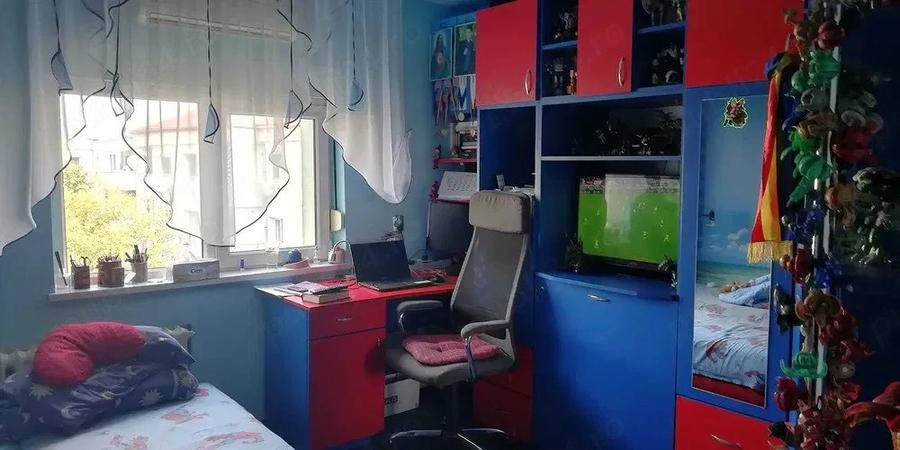 Apartament cu 2 camere decomandat în Girocului