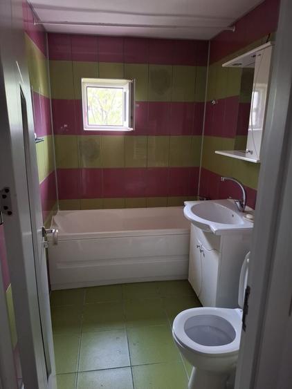 Apartament cu 3 camere în Mărășești