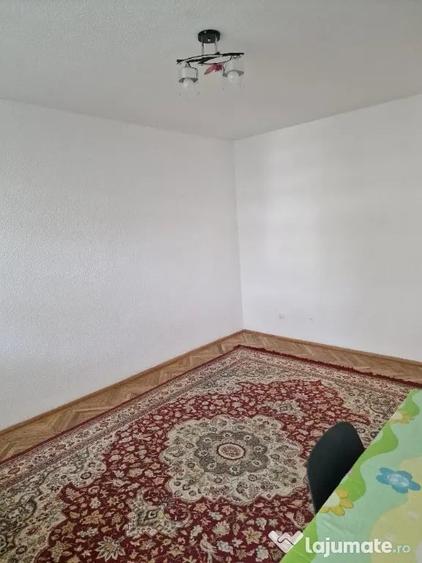 Apartament cu 2 camere decomandat în Drumul Taberei