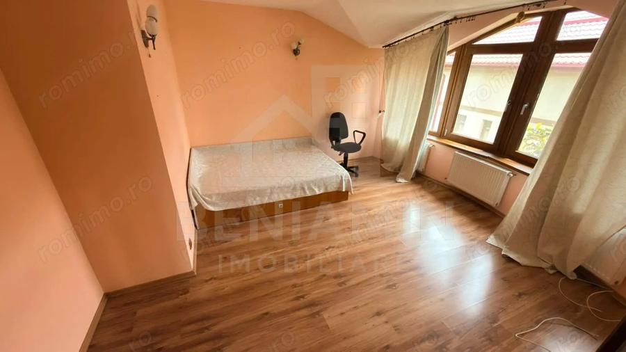 Casă cu Teren 464 Mp în Cârcea