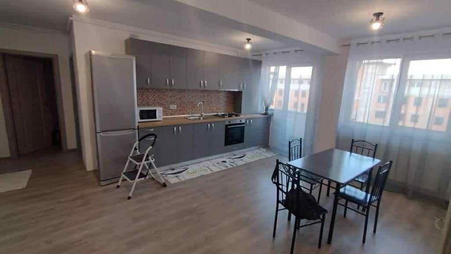 Apartament cu 3 camere semidecomandat, mobilat în Florești — fotografia 1