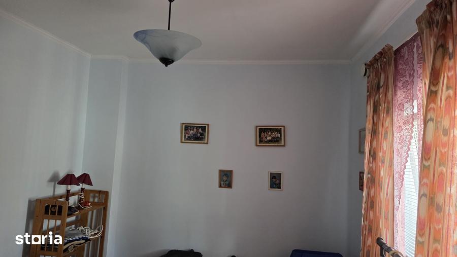 Casă cu 3 camere cu Canalizare în Coiciu