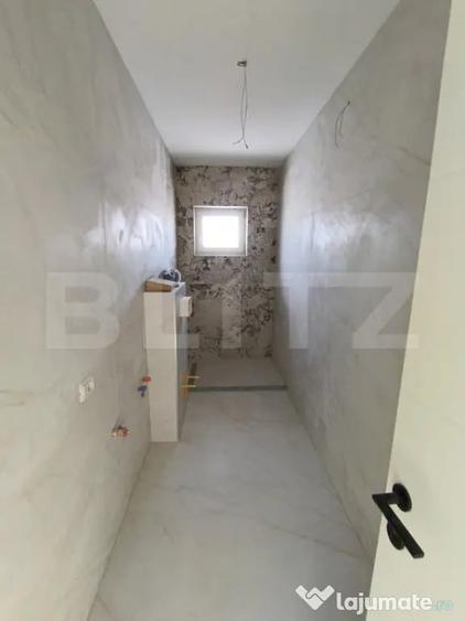 Apartament cu 4 camere semidecomandat în Central