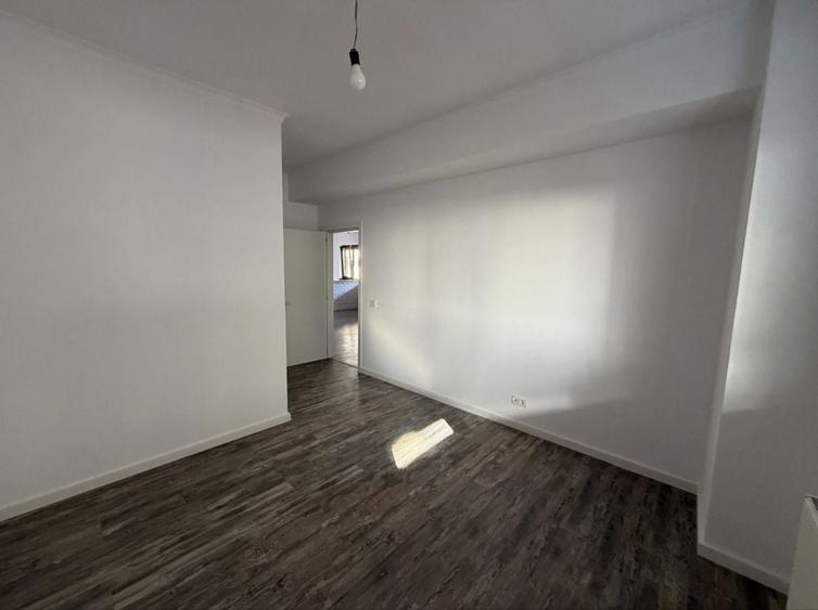 Apartament cu 3 camere semidecomandat în Tomis Plus