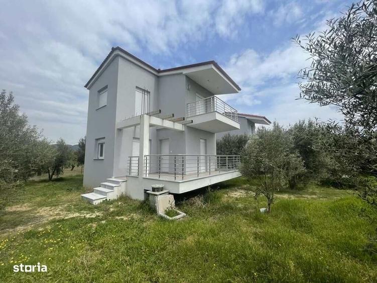 Casă cu 4 camere în Central