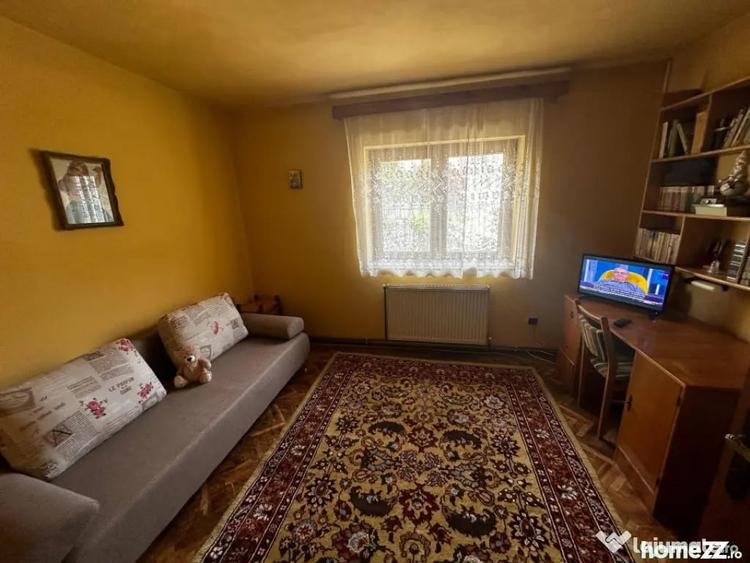 Apartament cu 3 camere decomandat în Calea București