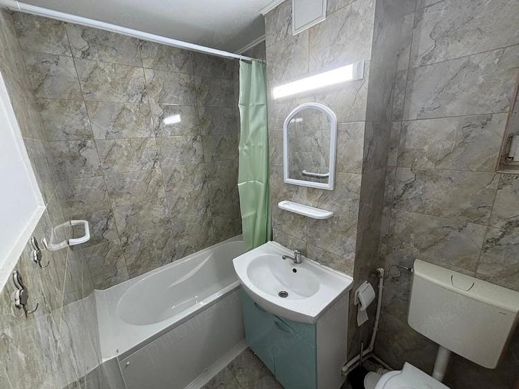 Garsonieră decomandată în Central