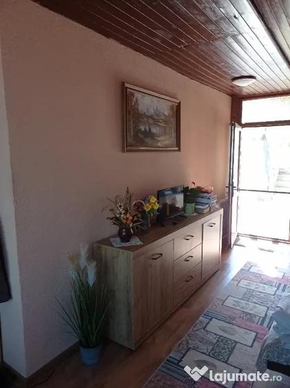 Casă cu 4 camere în Criș