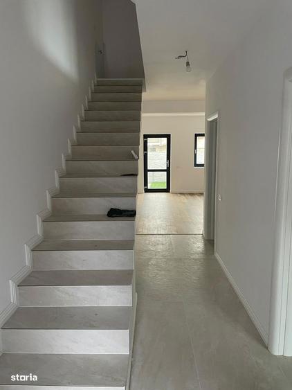 Casă cu 5 camere cu Teren 250 Mp în Central