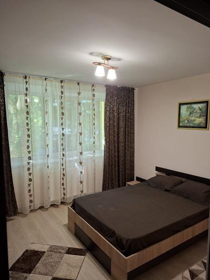 Apartament cu 2 camere semidecomandat în Cuza Vodă