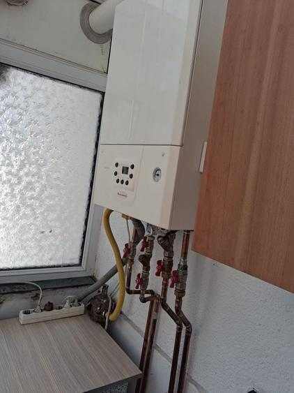 Garsonieră decomandată în Cișmigiu