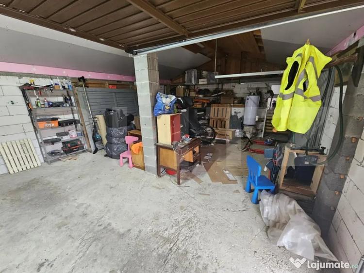 Casă cu 5 camere cu Teren 4381 Mp în Central
