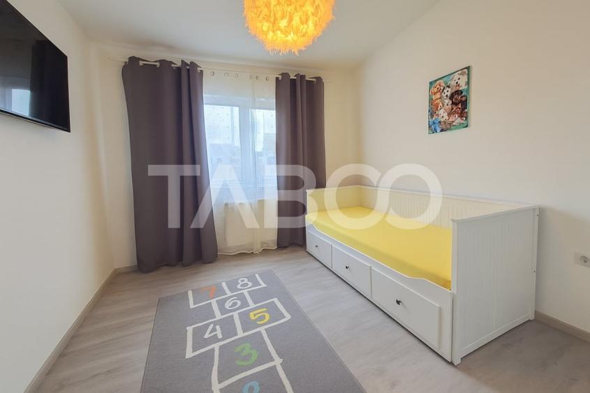 Apartament cu 3 camere decomandat, mobilat în Turnișor