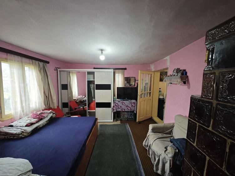 Casă cu 2 camere cu Teren 1800 Mp în Ungheni