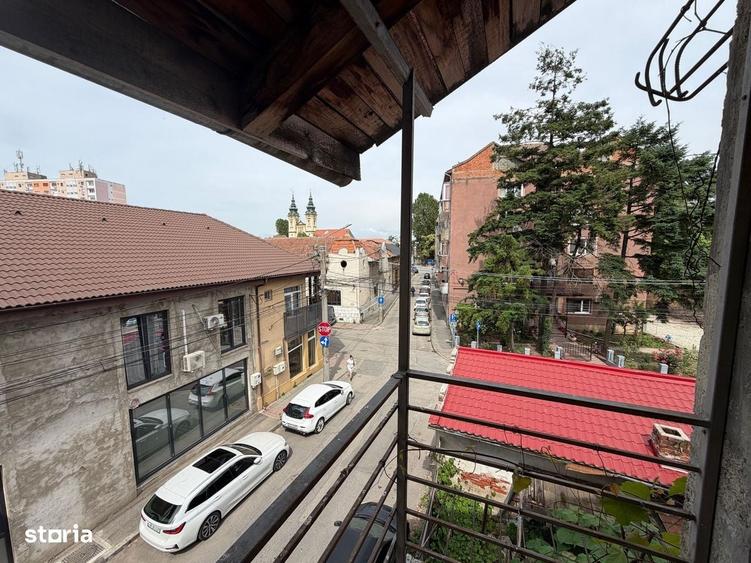 Casă cu 4 camere în Central