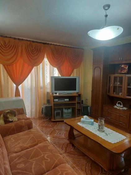 Apartament cu 4 camere decomandat în Ostroveni