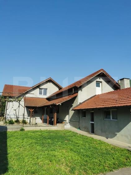 Casă individuală cu 5 camere cu Garaj în Halmeu