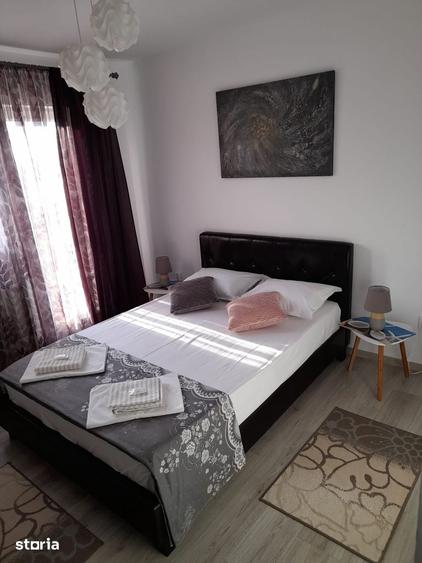 Casă cu 8 camere decomandat cu Teren 250 Mp în Nord