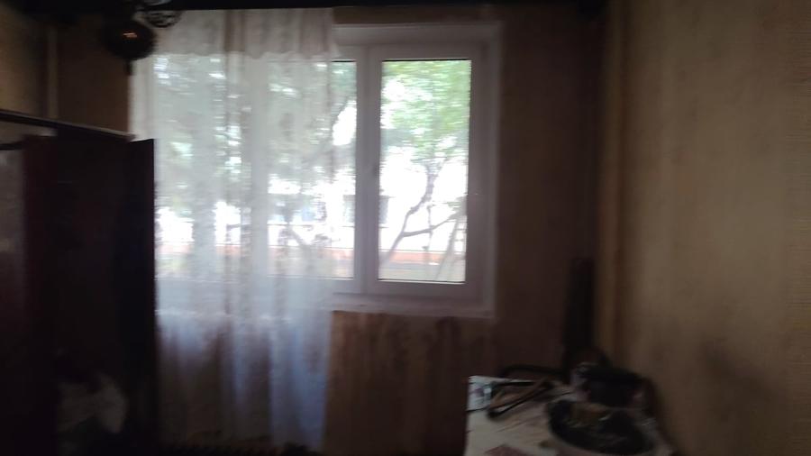 Apartament cu 3 camere decomandat în Berceni