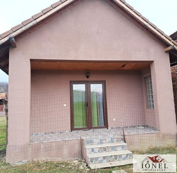 Casă individuală cu 2 camere cu Canalizare în Benic