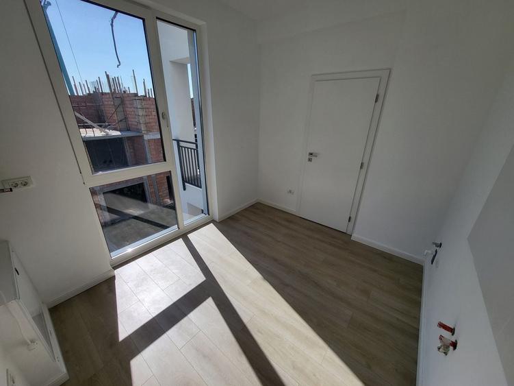 Apartament cu 2 camere decomandat în Girocului