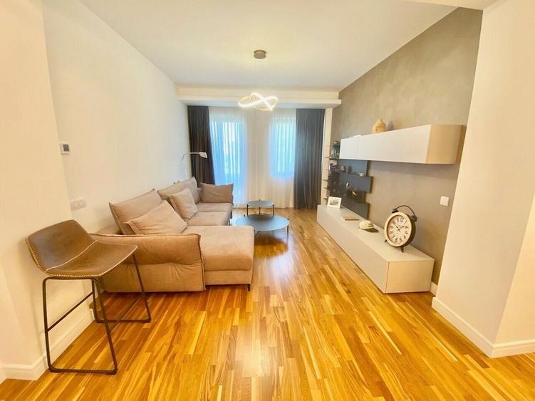 Apartament cu 3 camere decomandat, mobilat în Calea Victoriei