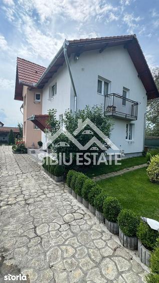 Casă cu 4 camere cu Teren 400 Mp în Central
