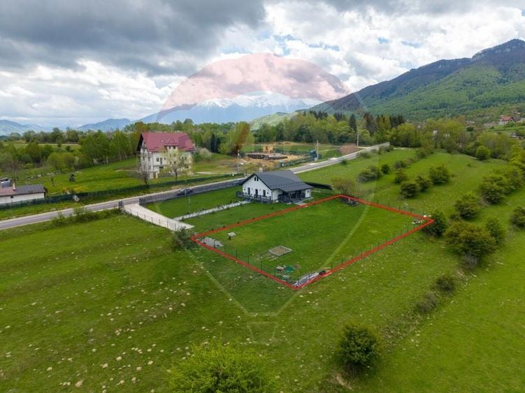 Teren Construcții intravilan de 1100 mp, în Bran