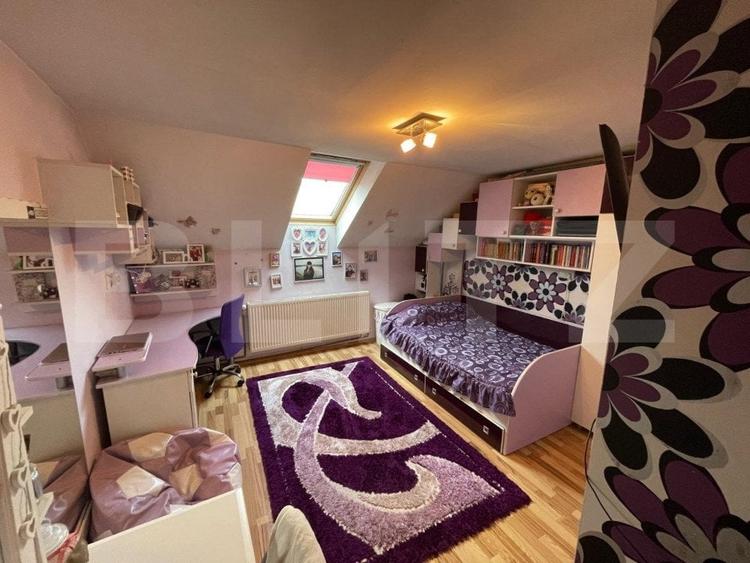 Casă individuală cu 8 camere cu Teren 260 Mp în Central
