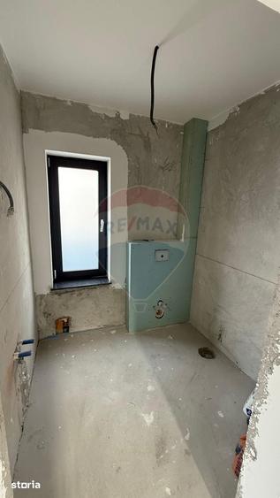Casă cu 4 camere cu Teren 330 Mp în Central