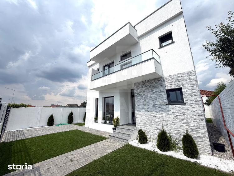 Casă cu 5 camere cu Teren 301 Mp în Cârcea