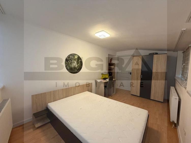 Apartament cu 4 camere semidecomandat în Central