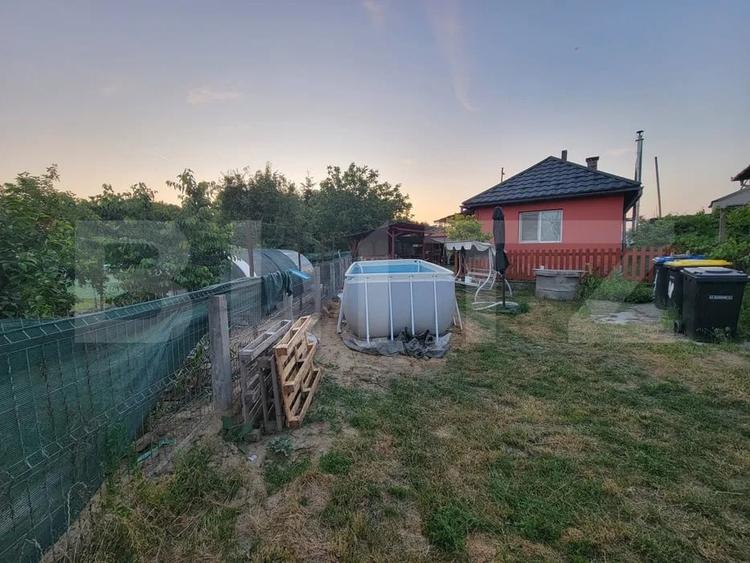 Casă individuală cu 2 camere cu Canalizare în Exterior Est