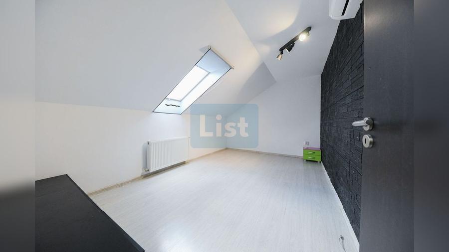 Apartament cu 3 camere semidecomandat în Florești