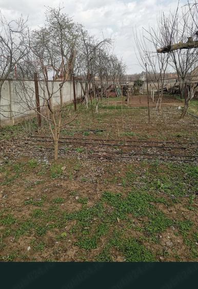 Casă cu 4 camere cu Teren 1400 Mp în Central