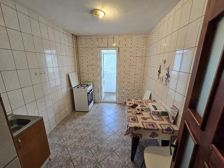 Apartament cu 3 camere decomandat în Vest