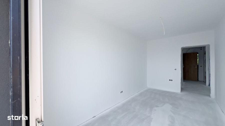 Apartament cu 3 camere decomandat în Cristian