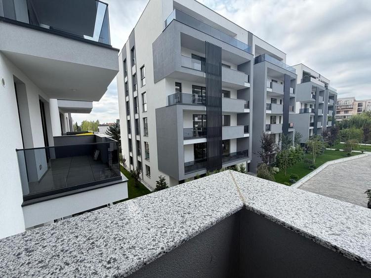 Apartament cu 3 camere decomandat, mobilat în Iancu Nicolae