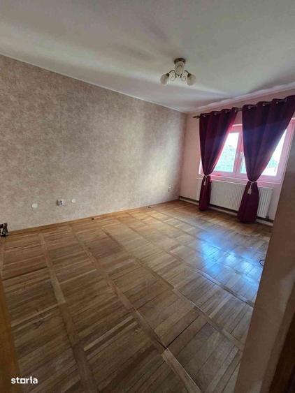 Apartament cu 3 camere în Micro 5